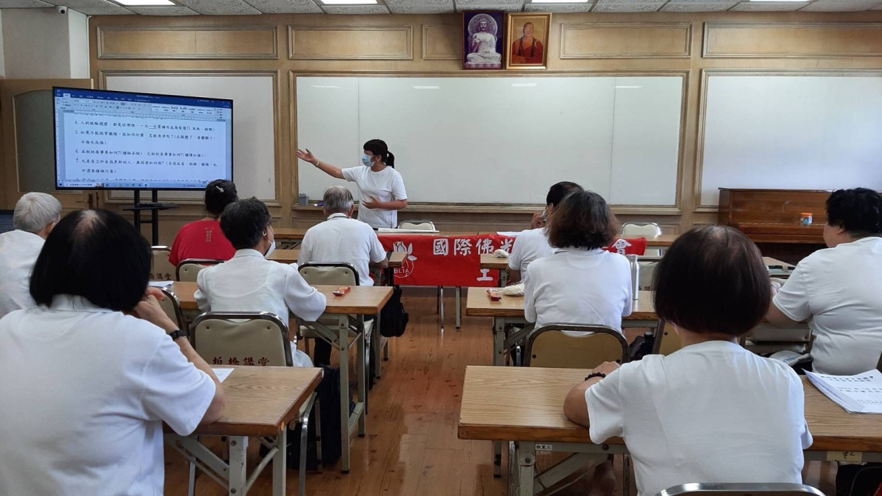 LINE_ALBUM_2024106新惠中寺參訪、土城分會月例會、慶生會與讀書會_241007_1