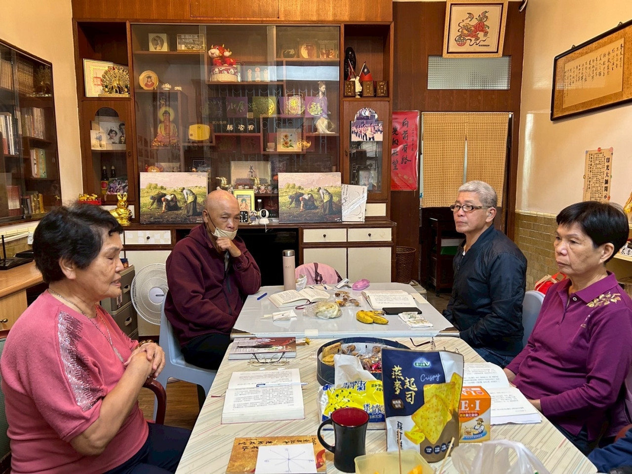 LINE_ALBUM_20251127拱辰讀書會_251204_4