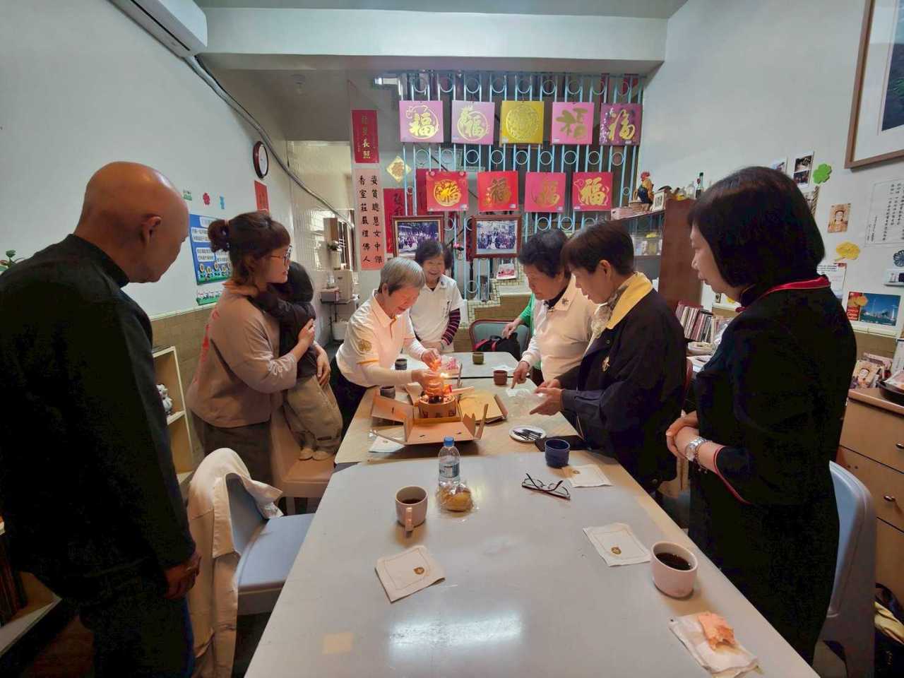 LINE_ALBUM_20260311拱辰讀書會暨孫師兄生日祝福_260311_3