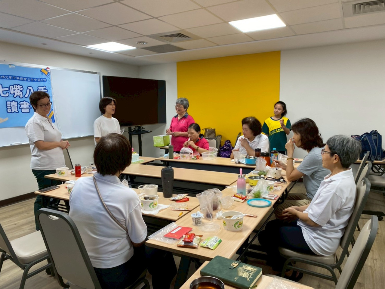 LINE_ALBUM_20250803怡伶主持的讀書會_250805_5