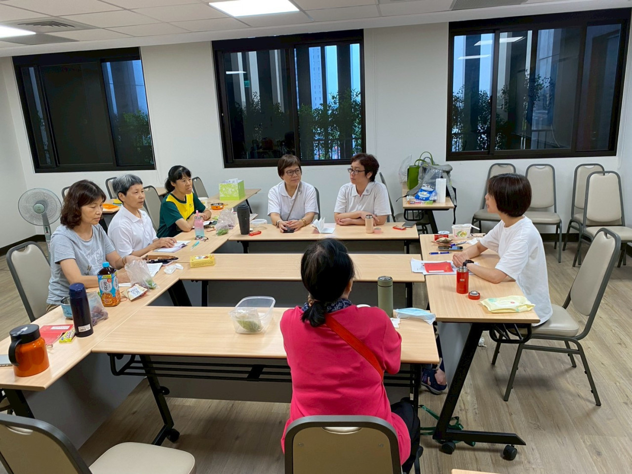 LINE_ALBUM_20250803怡伶主持的讀書會_250805_7