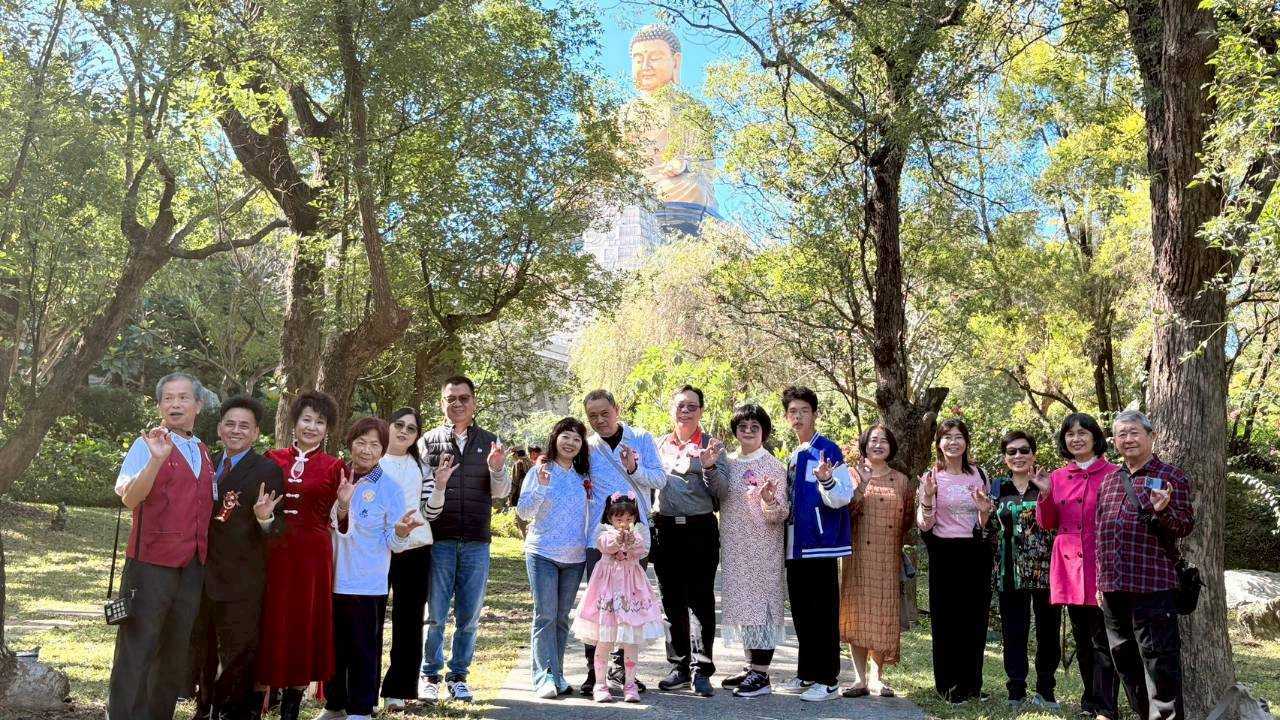 LINE_ALBUM_20260101自在讀書會_ 巡山禮佛_260101_11