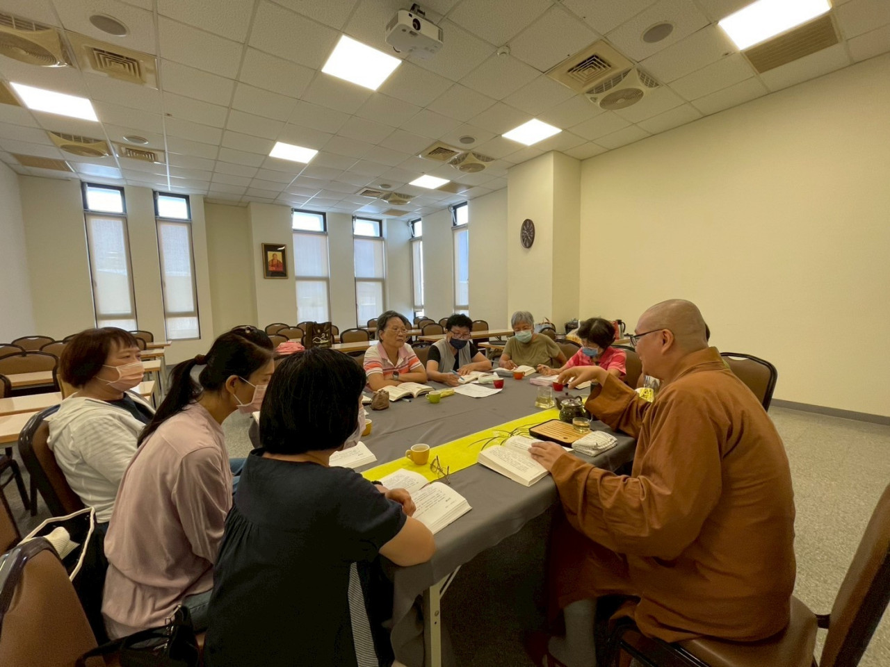 LINE_ALBUM_2025.07.13.含法師10人上課佈施_250718_8