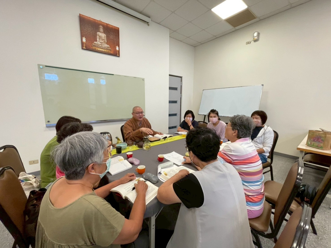 LINE_ALBUM_2025.07.13.含法師10人上課佈施_250718_10