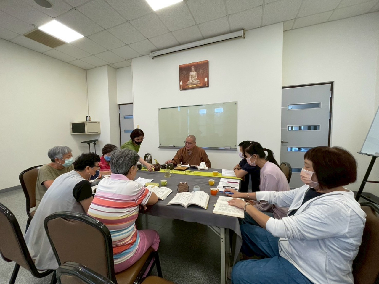 LINE_ALBUM_2025.07.13.含法師10人上課佈施_250718_5