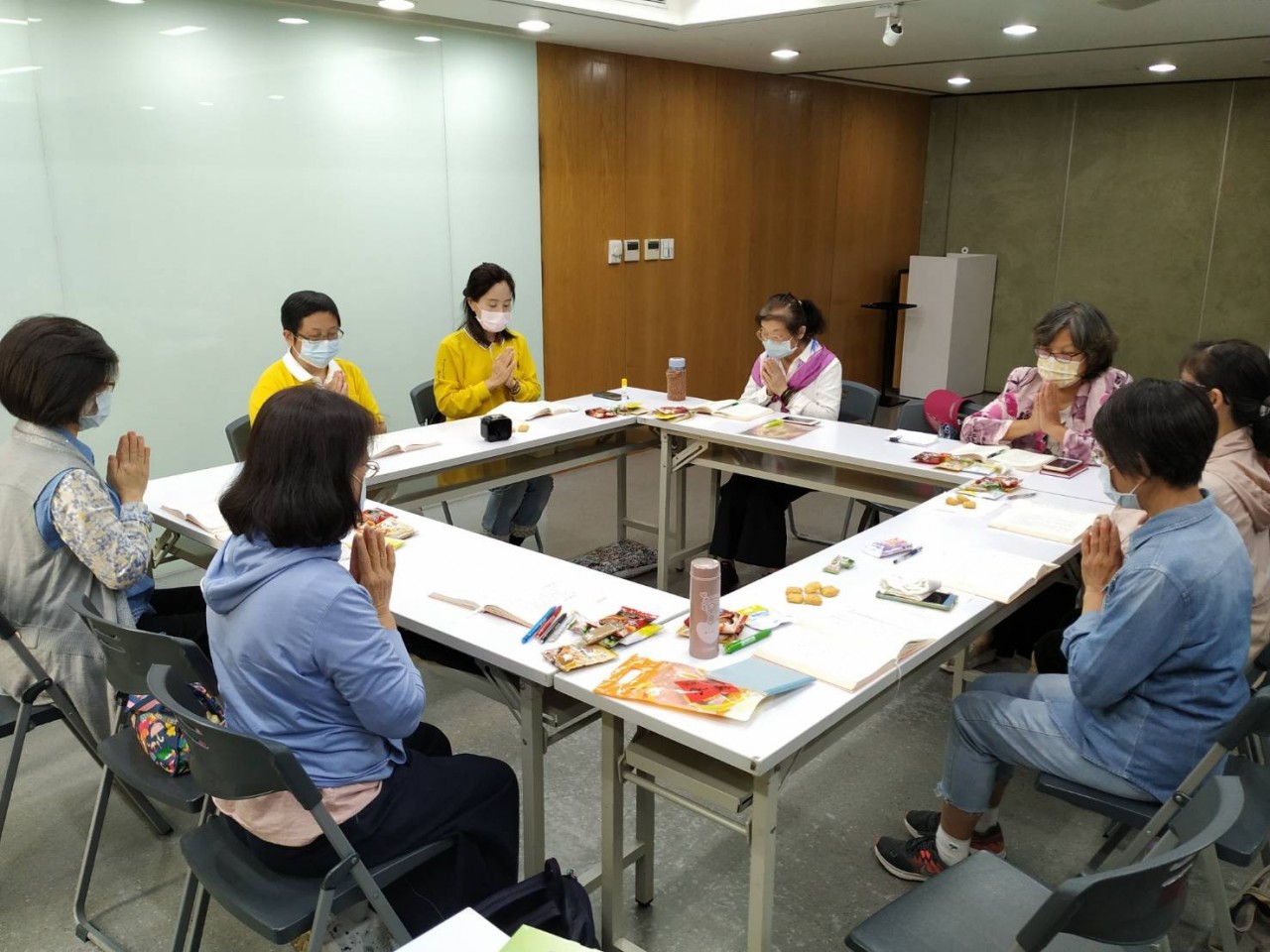 2B743442-1736-443D-87E7-AE06B0F47211