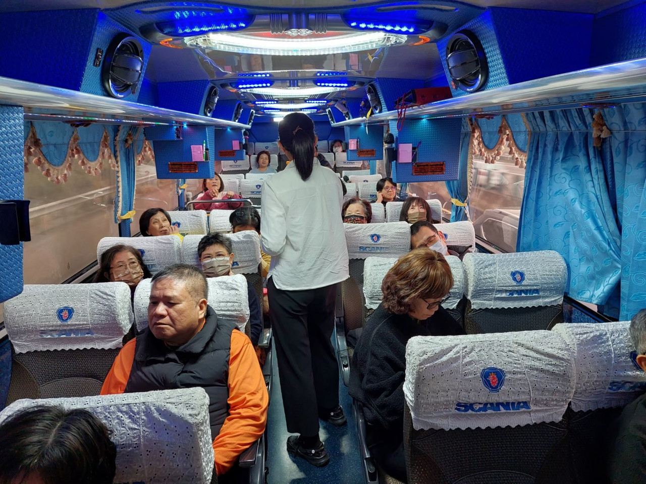 LINE_ALBUM_20231222-24遊覽車讀書會.神明聯誼.跳躍歡樂篇_240526_2