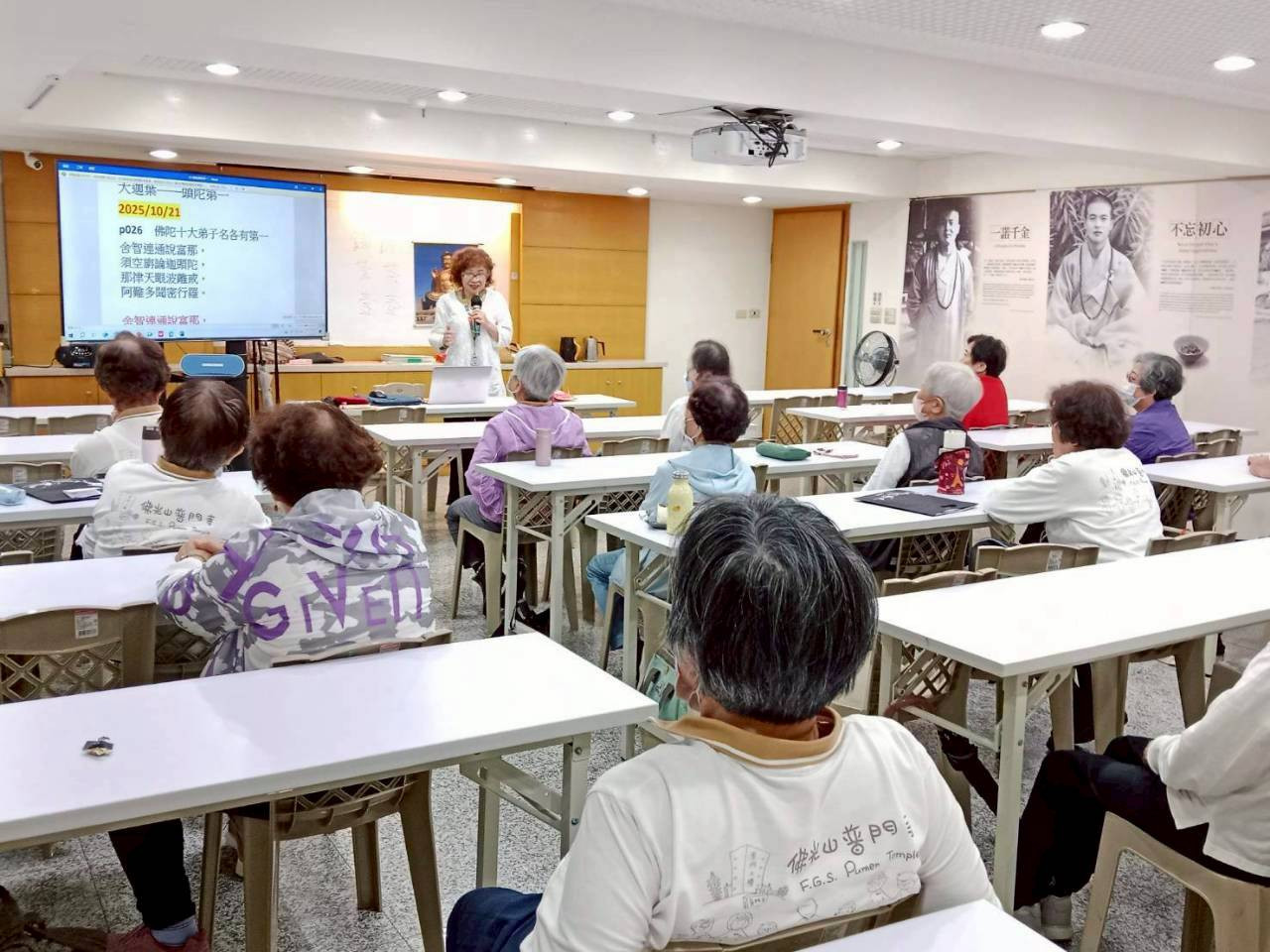 LINE_ALBUM_1141021_251111_7